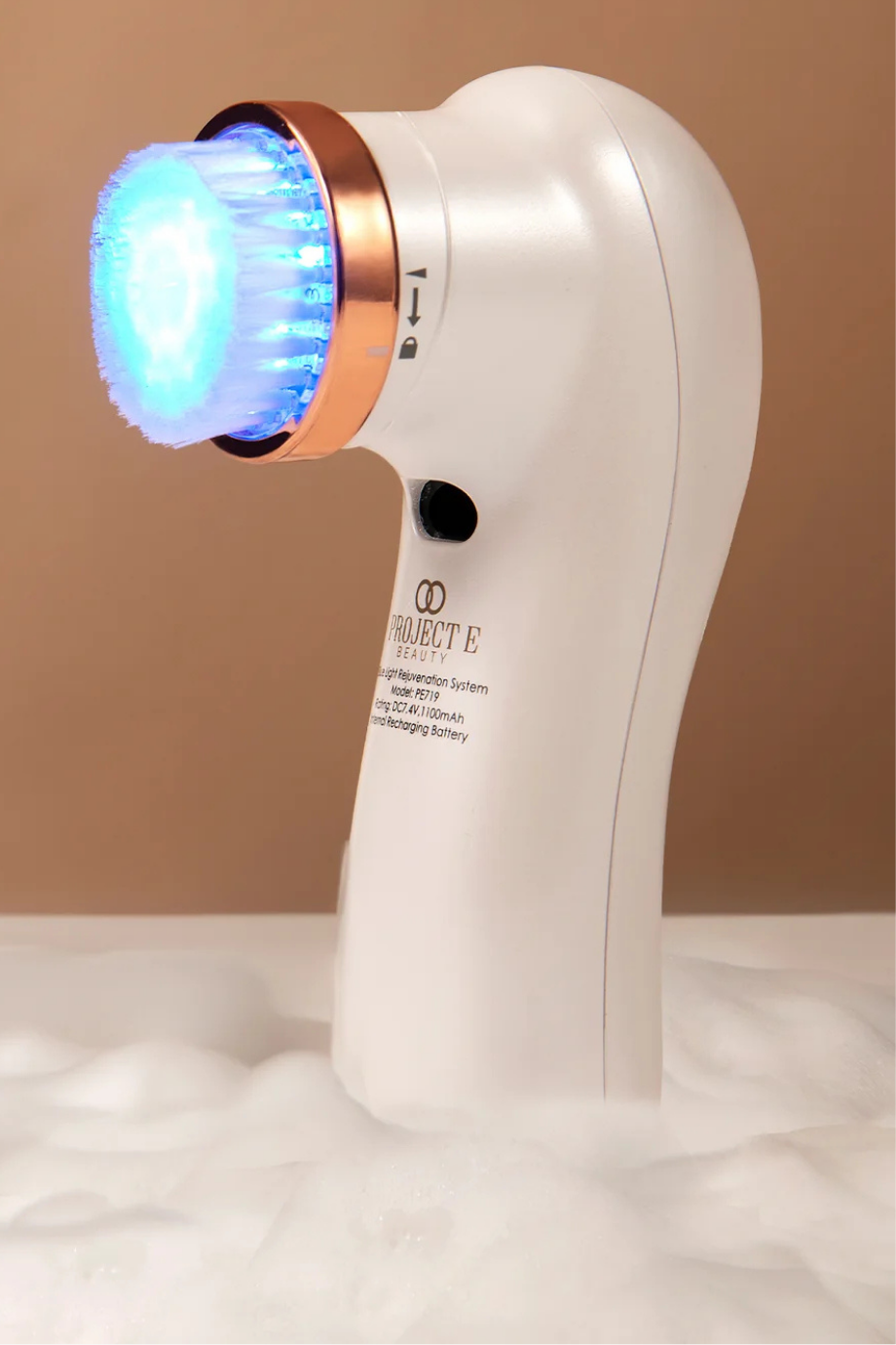 LumaBlue LED Işık Terapili Yüz Temizleme Fırçası
