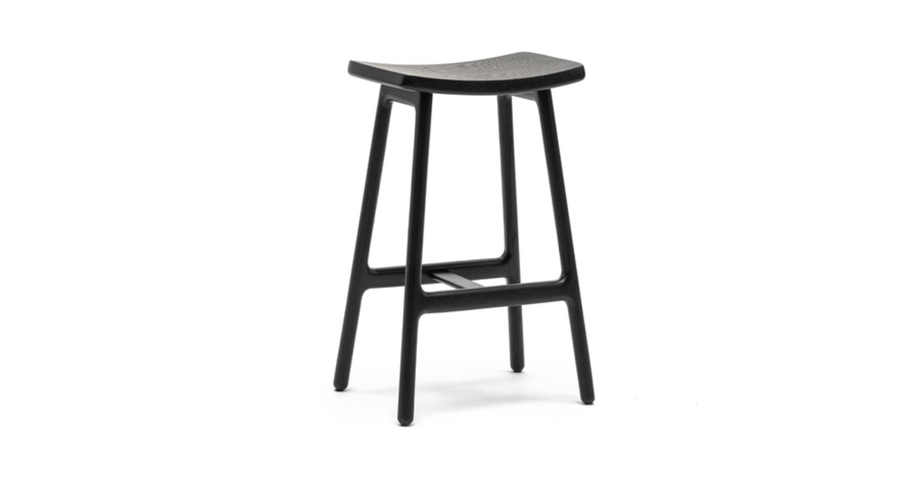 Odd Bar Taburesi, Siyah Meşe ve Modern Çizgilerle Şıklık