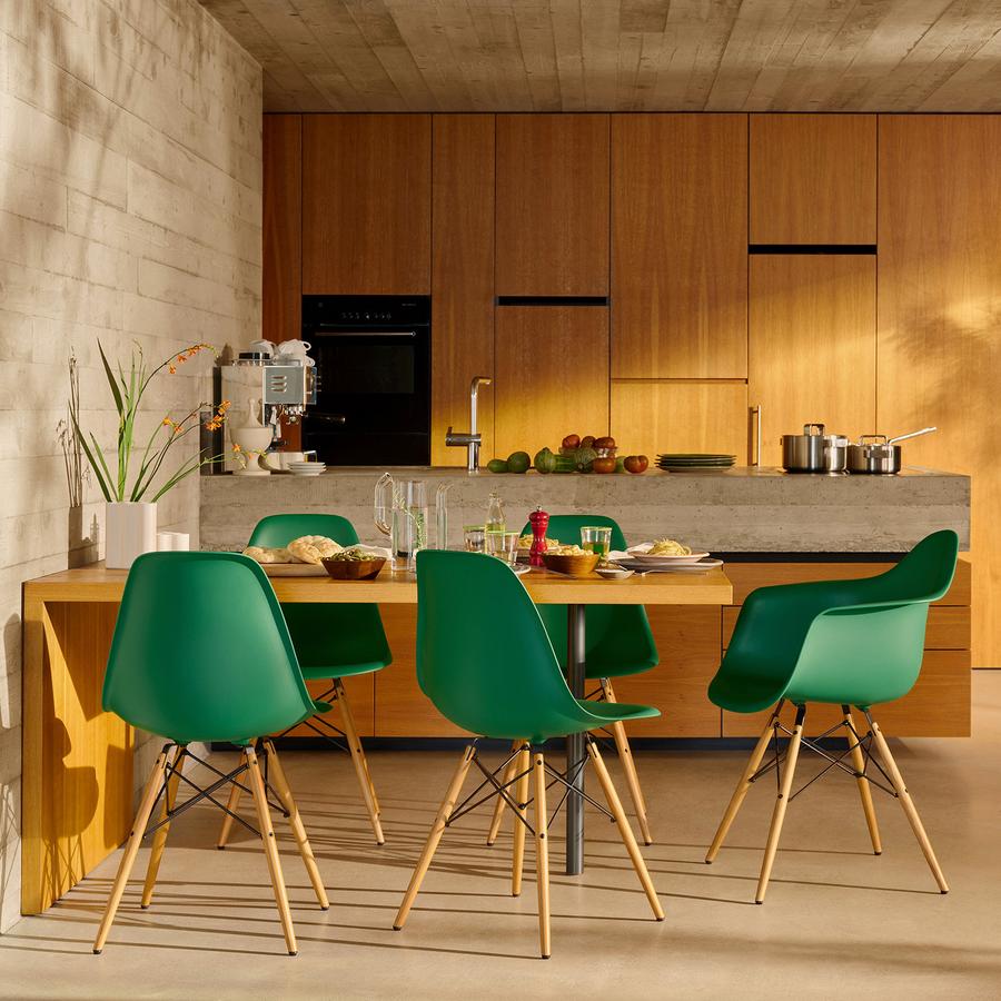 Eames Plastik Koltuk RE DAW, Vitra, Charles & Ray Eames, Geri Dönüştürülmüş Malzeme