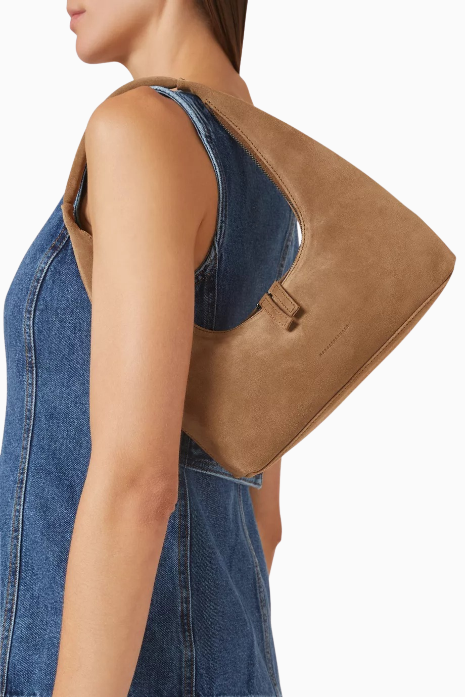 Kahverengi Hobo Omuz Çantası, Yumuşak Süet ve 1990’lar İlhamlı Minimalist Tasarım