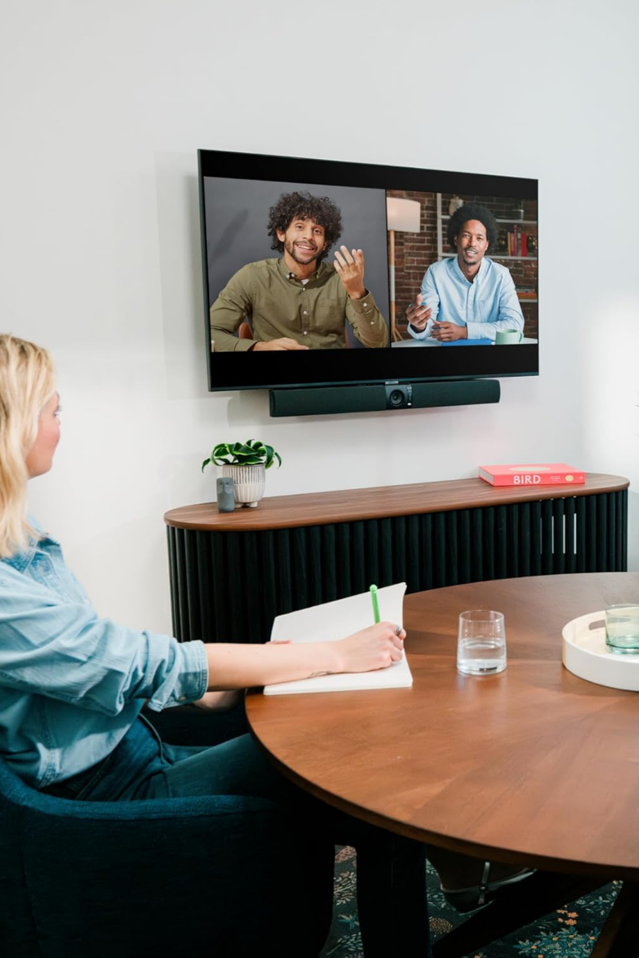 Aktif Hoparlör Odaklı 4K Video Konferans Çubuğu