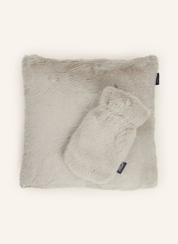 Sahte Kürk Detaylı Dekoratif Yastık ve Sıcak Su Torbası Seti – Yumuşak Kadife Dokunuş