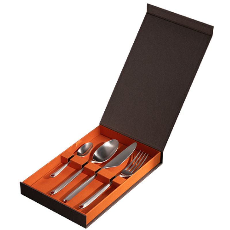 Çatal Bıçak Takımı, Efsanevi Japon Lake Kaplama