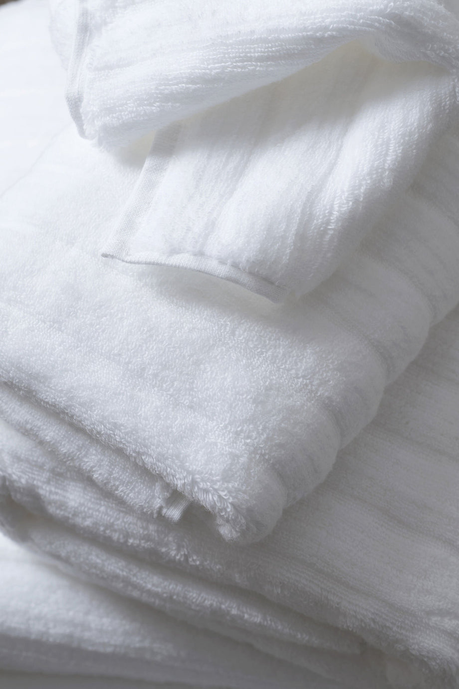 Hydrocotton Beyaz Havlu Kabarık, Emici ve Çabuk Kuruyan %100 Pamuklu Havlu