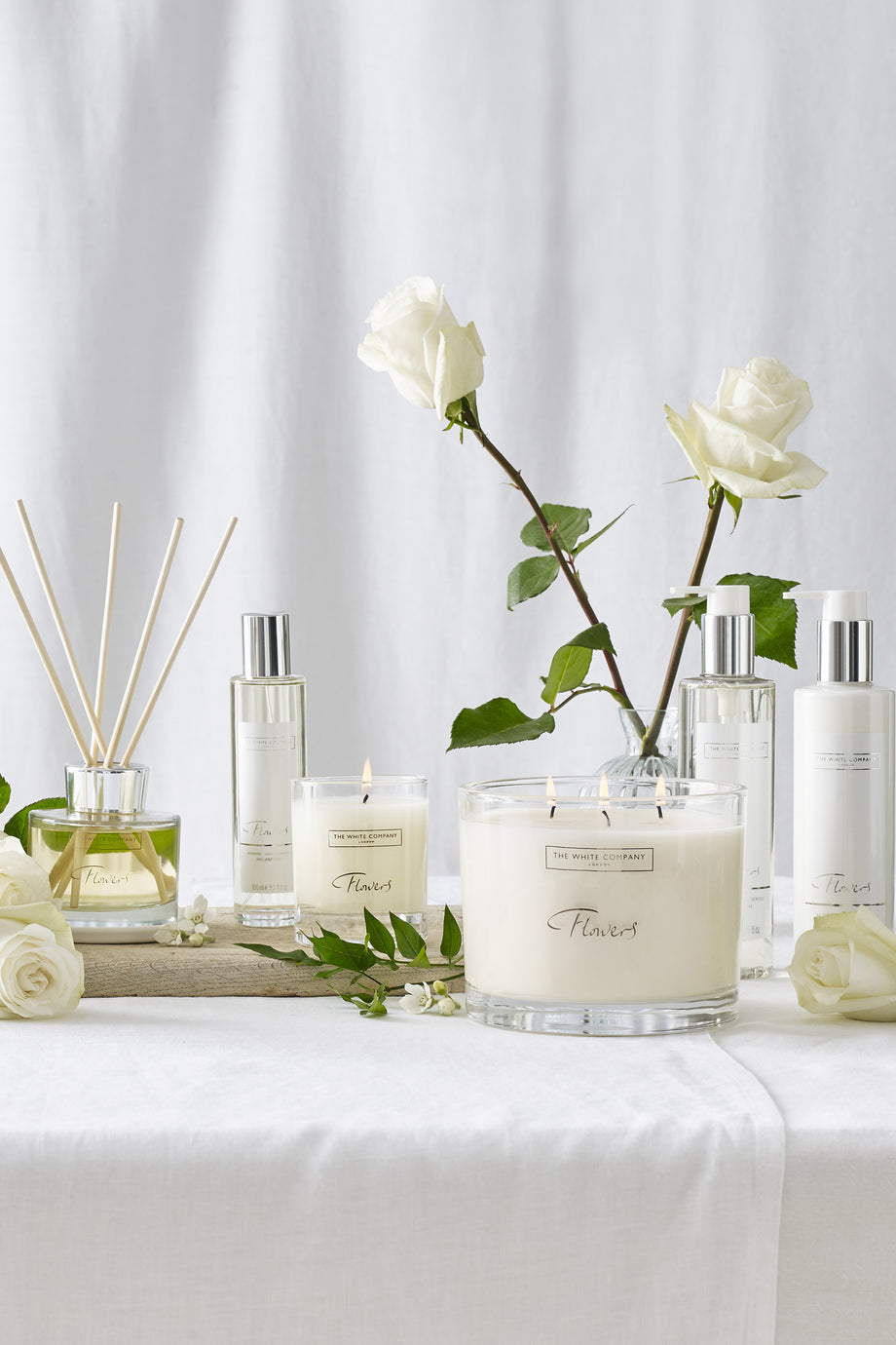 Flowers Banyo ve Vücut Hediye Seti Jasmine ve Gül Kokusu