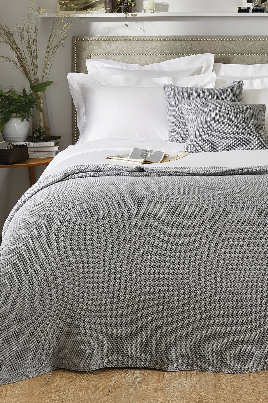 Yumuşak Pamuklu Lyra Örgü Atkı ile Şık ve Konforlu Dekorasyon, Gri