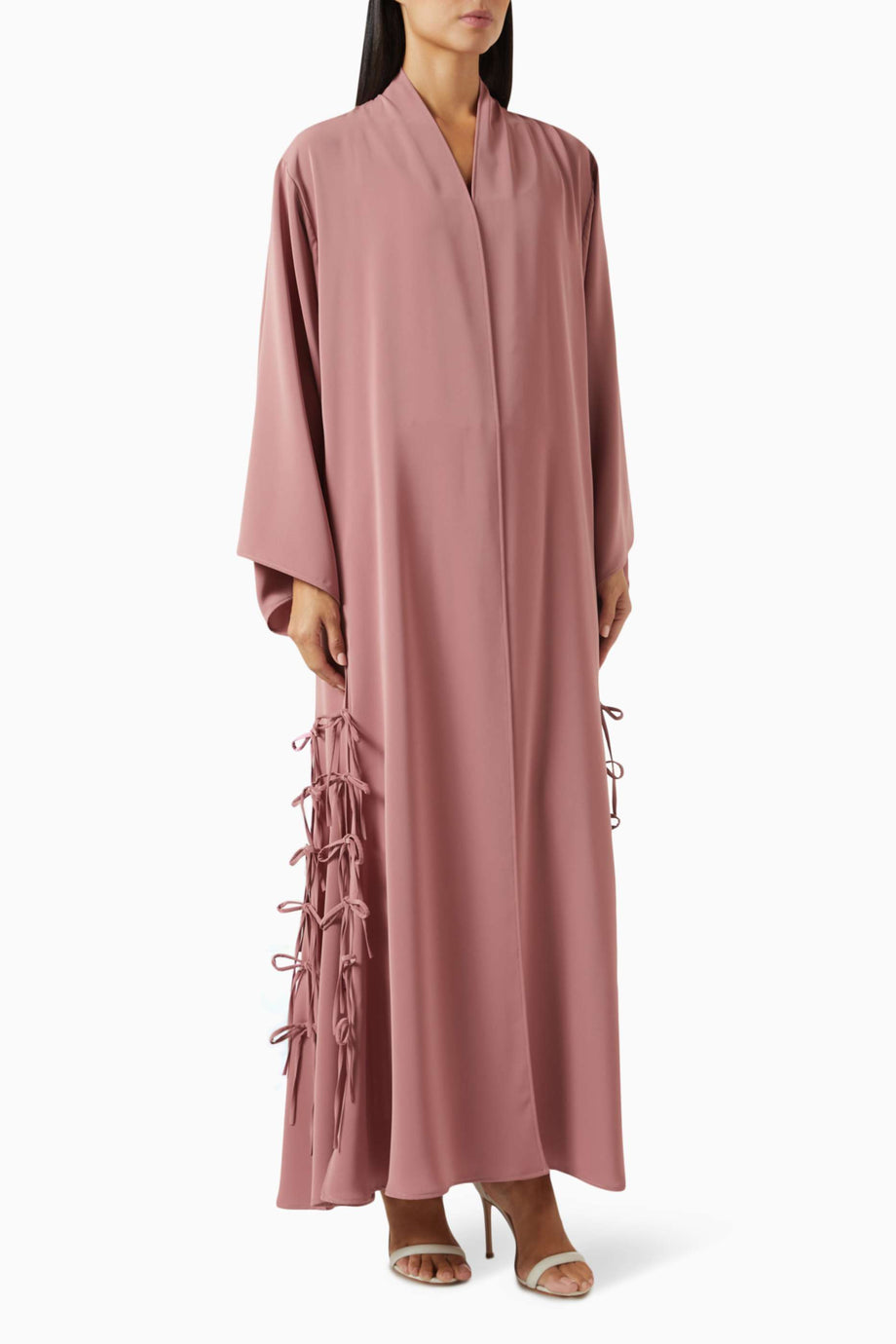 Büyüleyici Detaylarla Tasarlanan Oversize Abaya ile Şıklığınızı Tamamlayın