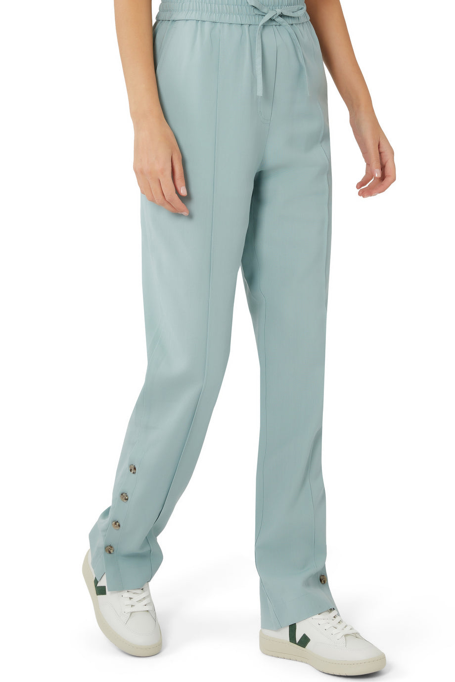 V-12 Düşük Taban Sneaker - Şıklık ve Sürdürülebilirlik