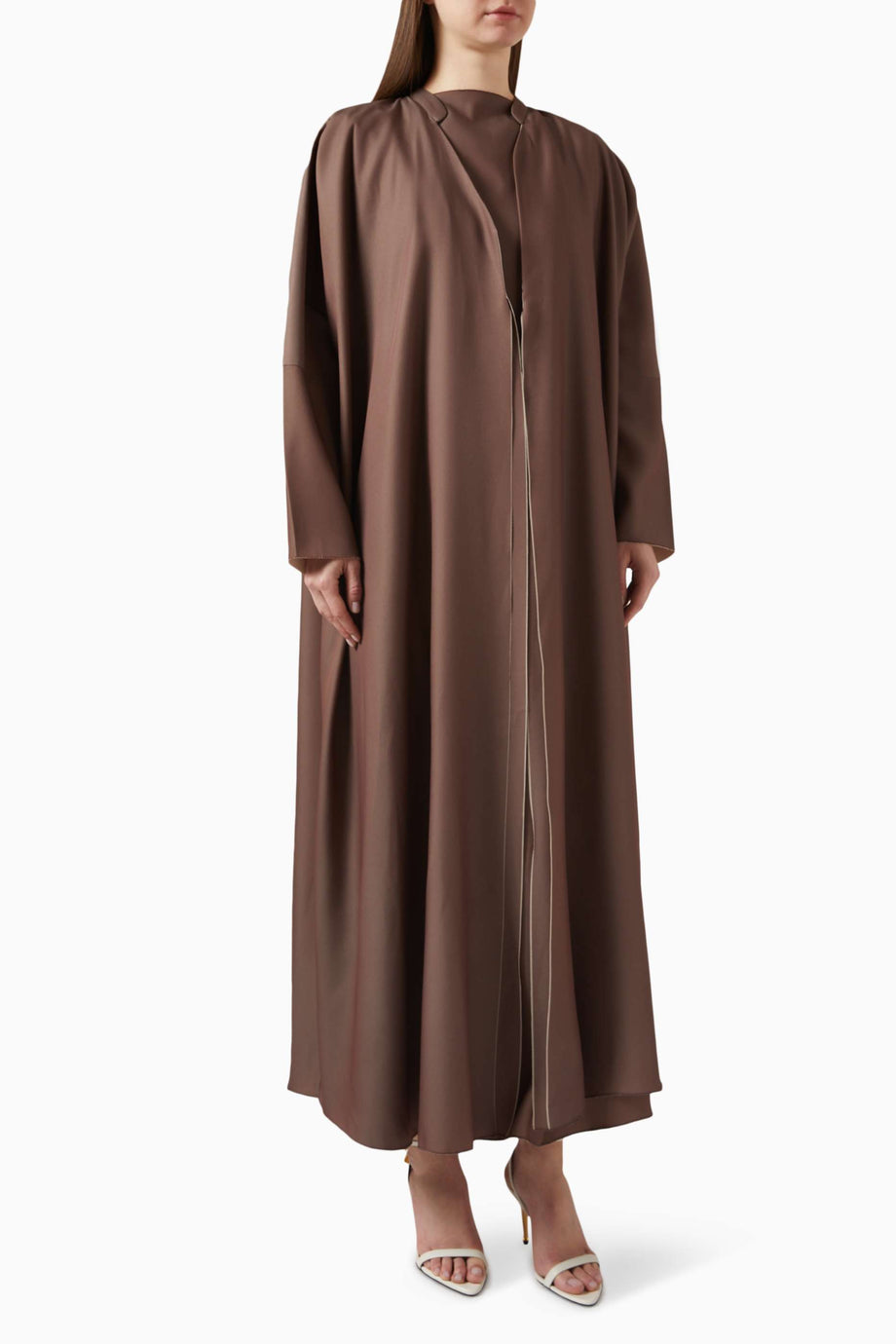 Şıklığı ve Zarafeti Yansıtan 3 Parça Abaya Seti ile Modest Moda Deneyimi