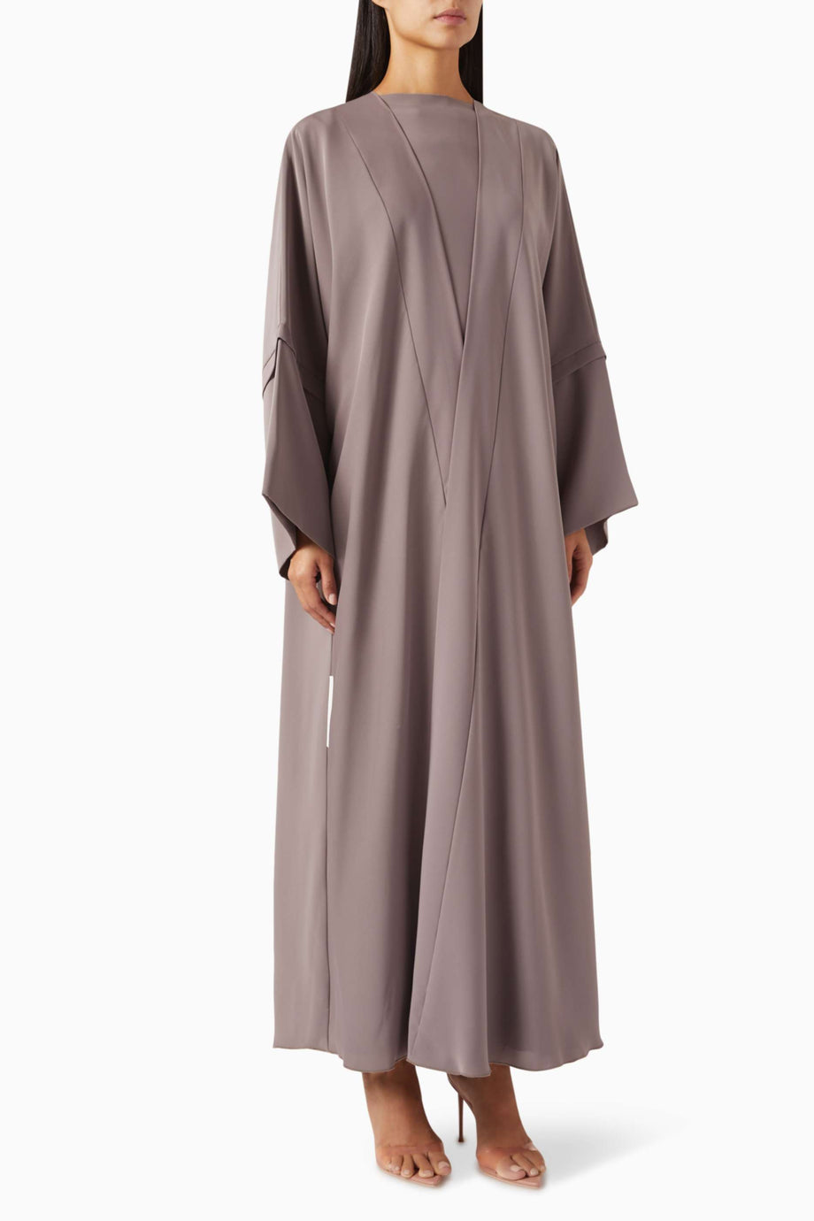 Şıklığın Zirvesinde Üç Parça Abaya Seti Konforlu Kumaş ve Modern Tasarım ile