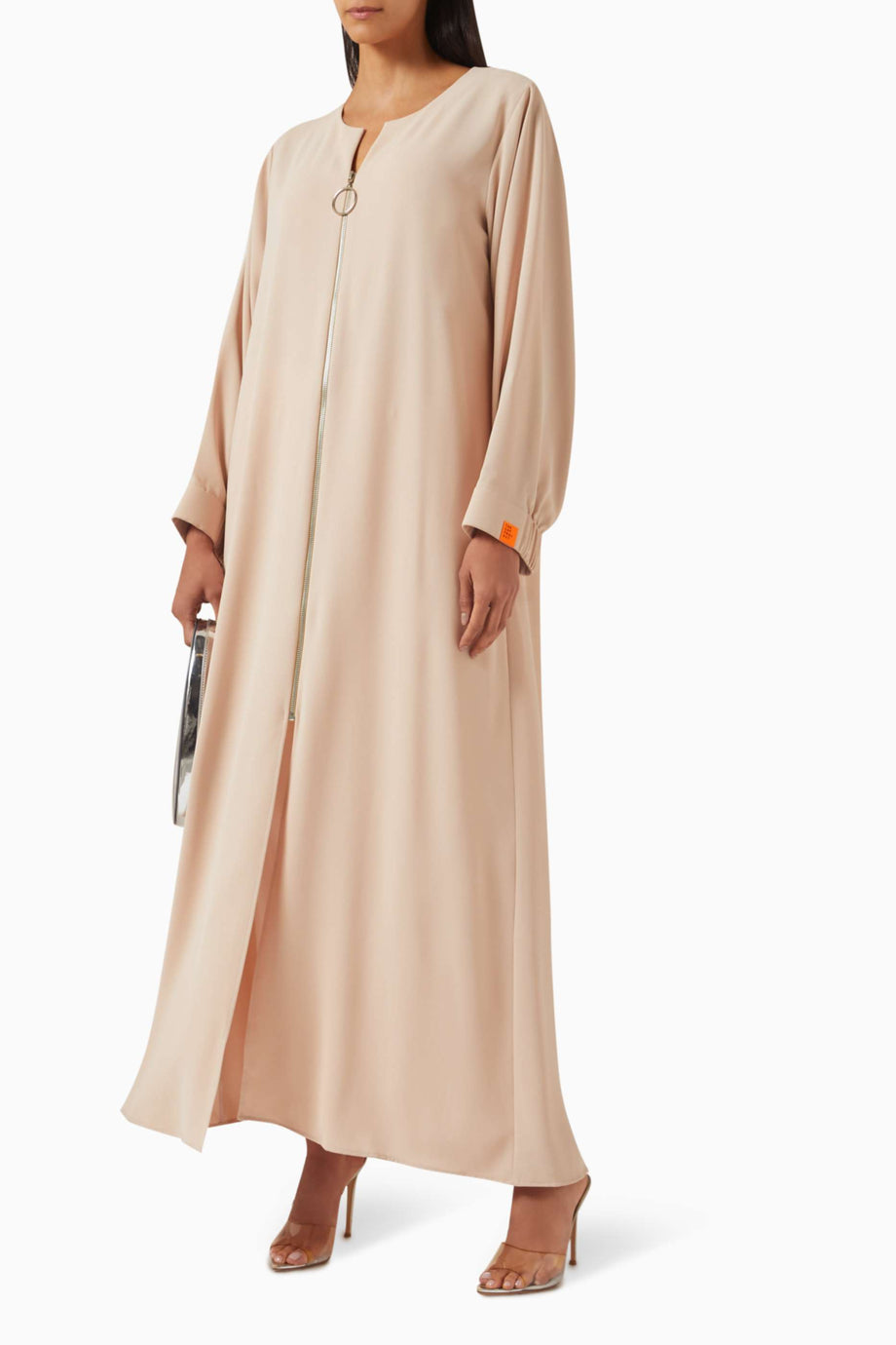 Modern Zip Detaylı Abaya ile Şık ve Geleneksel Elegansı Yakalayın