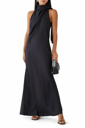 İpek Fularlı Halter Elbise - Şıklığın Zirvesi