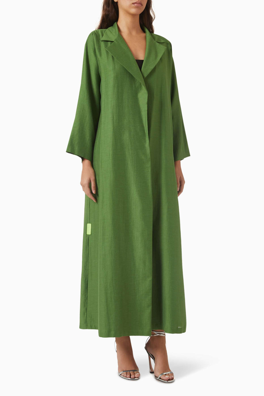 Şık Dantel Yaka Abaya ile Zarif Akşam Teması için Modern Tasarım