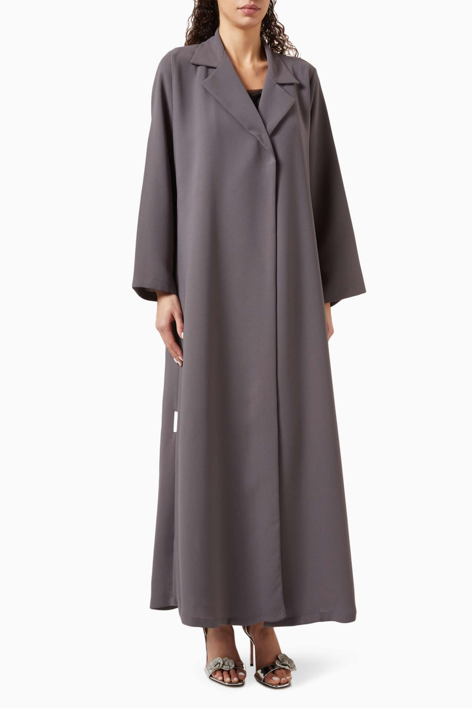 Modern Minimalist Notched Collar Abaya Uzun Kollu Aline Silueti ile Şıklığı Yansıtıyor