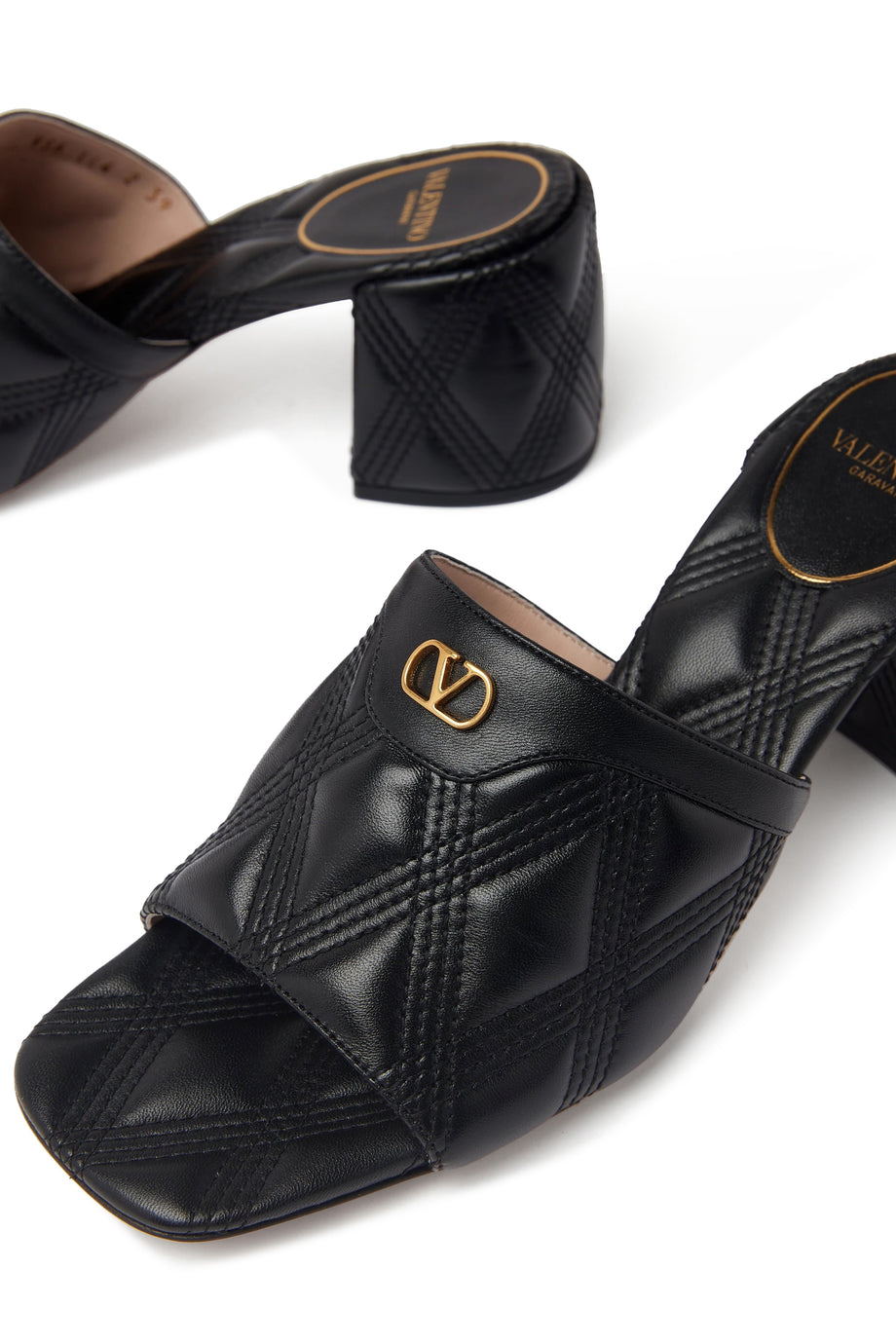 Valentino Garavani Quiltie 67 Sandalyeleri - Lüks ve Rahatlık