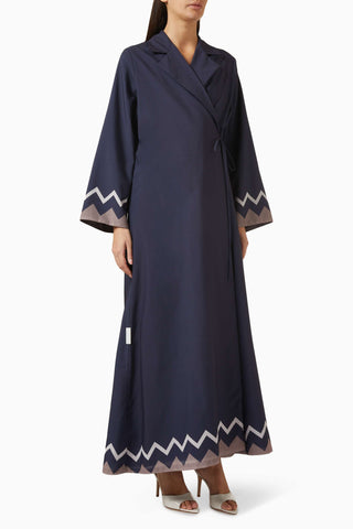 Modern Zigzag Desenli Abaya ve Şeila Takımı ile Şık ve Zarif Görünüm