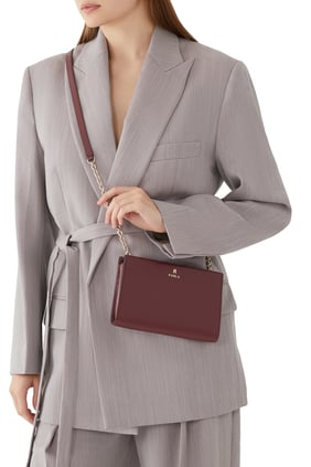 Furla Logo Omuz Çantası - Şık ve Pratik Aksesuar