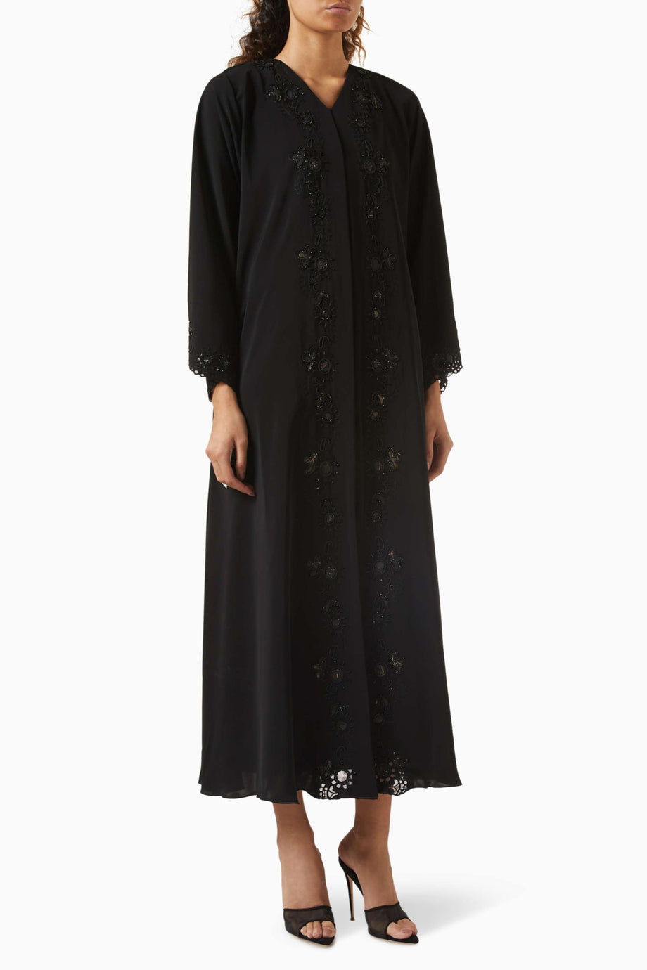 Bead ve Laser Nakışlı Abaya Zarafetin ve Sanatın Buluştuğu Eşsiz Tasarım