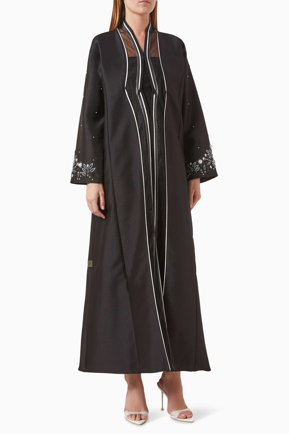 Şık Boncuk İşlemeli Abaya ile Modern Tarzınızı Yükseltin ve Dikkatleri Üzerinize Çekin