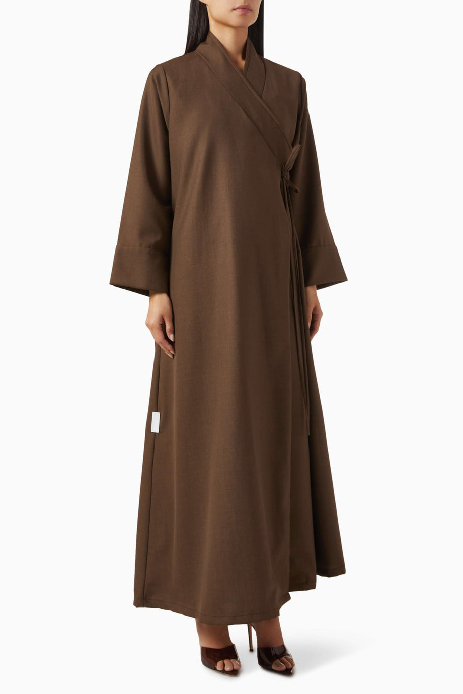Konforlu ve Şık Wrap Abaya Kullanışlı Tasarımı ile Günlük ve Özel Günler için Ideal Seçim