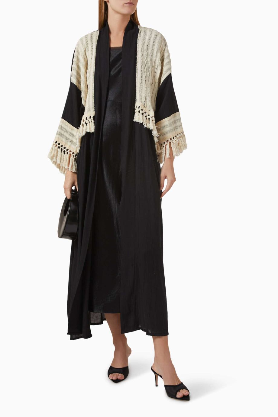 Şık Contrast Panellere Sahip Relaxed Yapılı Fringe Abaya ve Sheila Seti