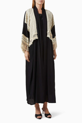Şık Contrast Panellere Sahip Relaxed Yapılı Fringe Abaya ve Sheila Seti