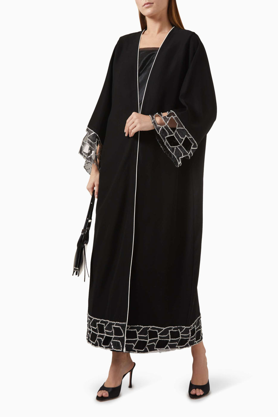 Yüzde 100 Konfor Sağlayan Kristal Detaylı Açık Abaya ve Sheila Modelleri