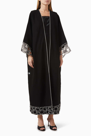 Yüzde 100 Konfor Sağlayan Kristal Detaylı Açık Abaya ve Sheila Modelleri