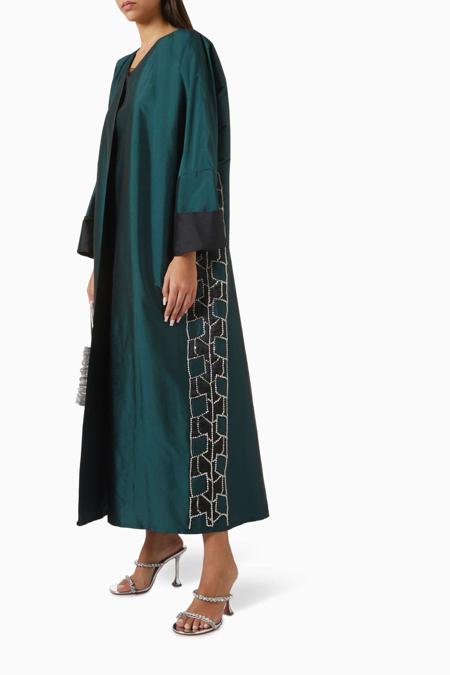 Şık Kristal Süslemeli Taffeta Abaya ve Şeila ile Konforlu Zarafet
