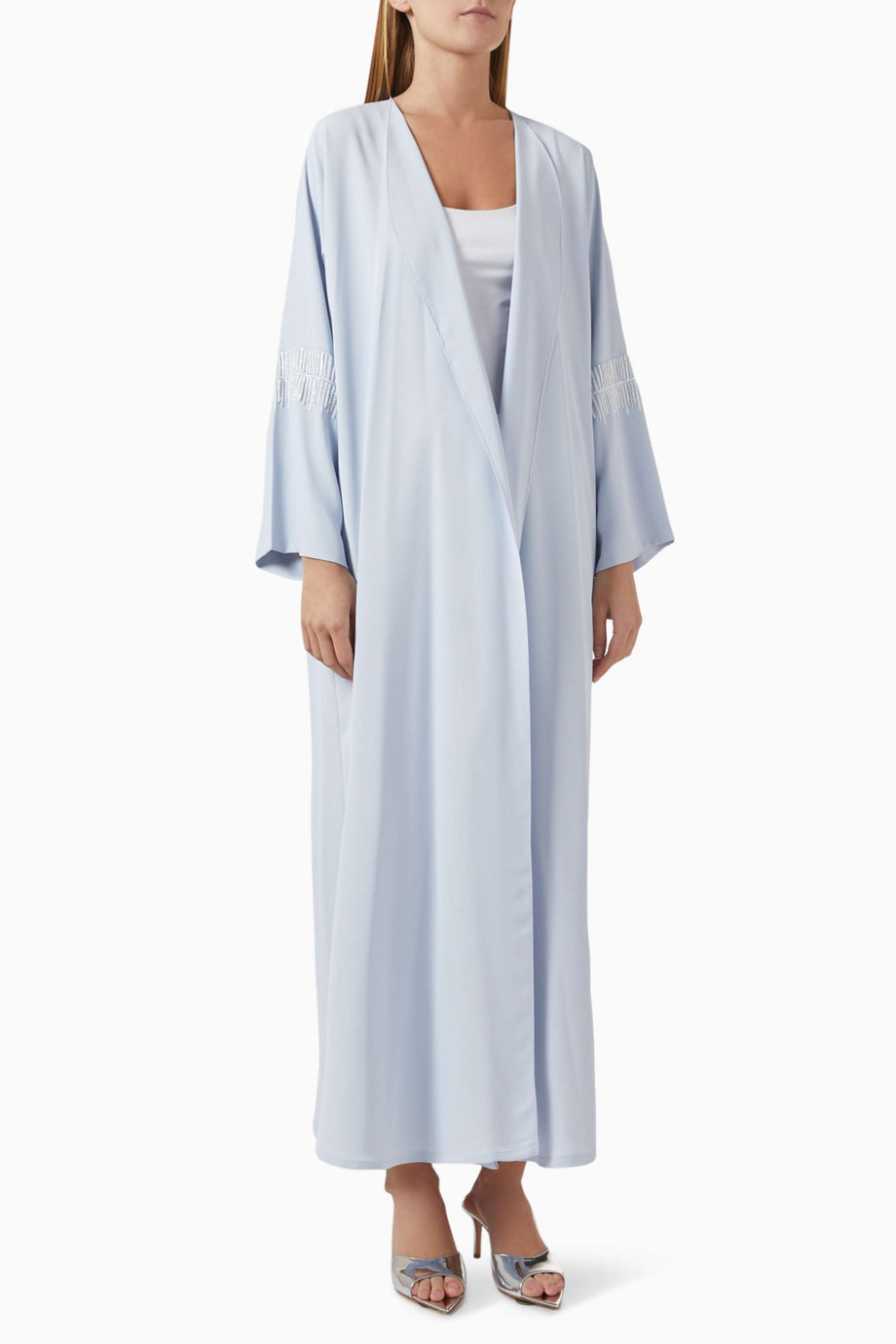 Şık Dantel İşlemeli Açık Ön Abaya ve Şeila ile Şıklığı Yakalayın