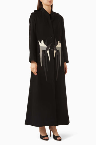 Konforlu Şıklık Sunan Düğmeli İşlemeli Abaya Modern Kadınlar İçin Tasarlandı