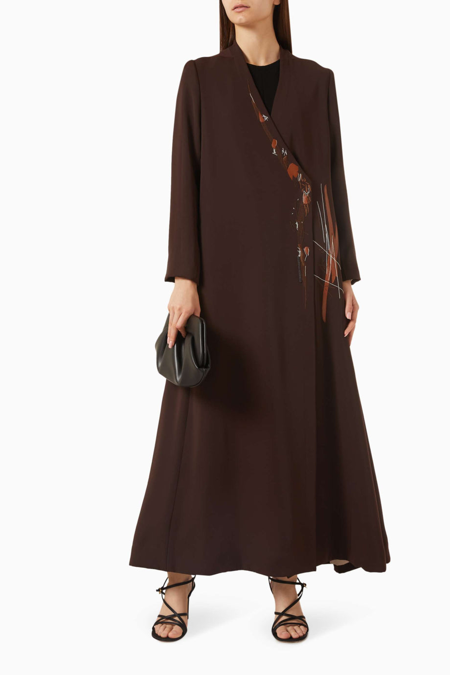 Şık ve Rahat Elbise Tasarımı ile Modern İşlemeli Abaya