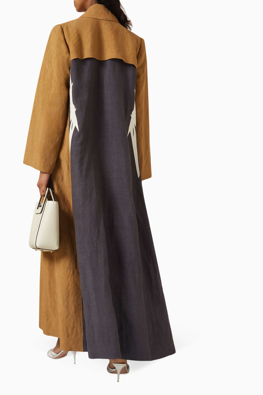 Şık ve Fonksiyonel Dikişli Abaya Modern Kadınlar için Estetik Tasarım