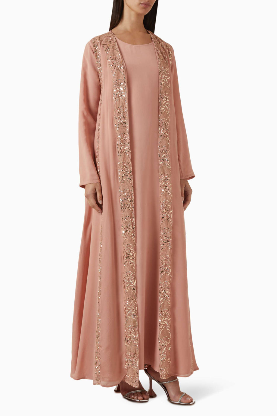 Şıklığı ve Konforu Bir Araya Getiren Payetli Abaya ile Hem Rahat Hem Stil Sahibi Olun