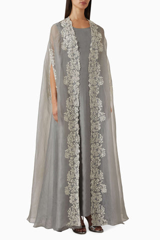 Şık Çiçek Nakışlı Abaya Pratik Kullanım İçin Rahat Tasarım ile Stil Sahibi Olun