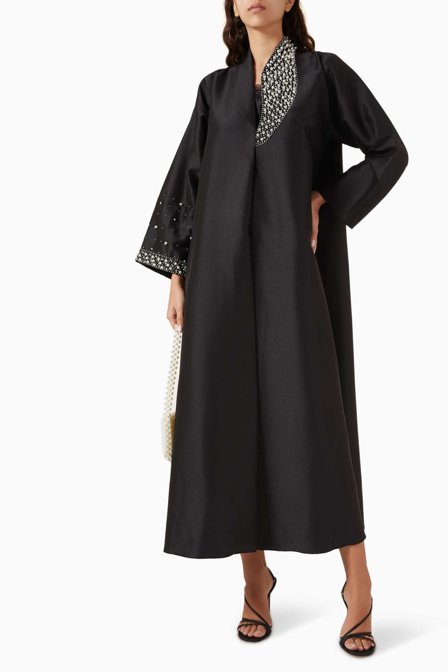 Konforlu ve Şık Pearl Aksesuar Detaylı Abaya Sheila ile Birlikte
