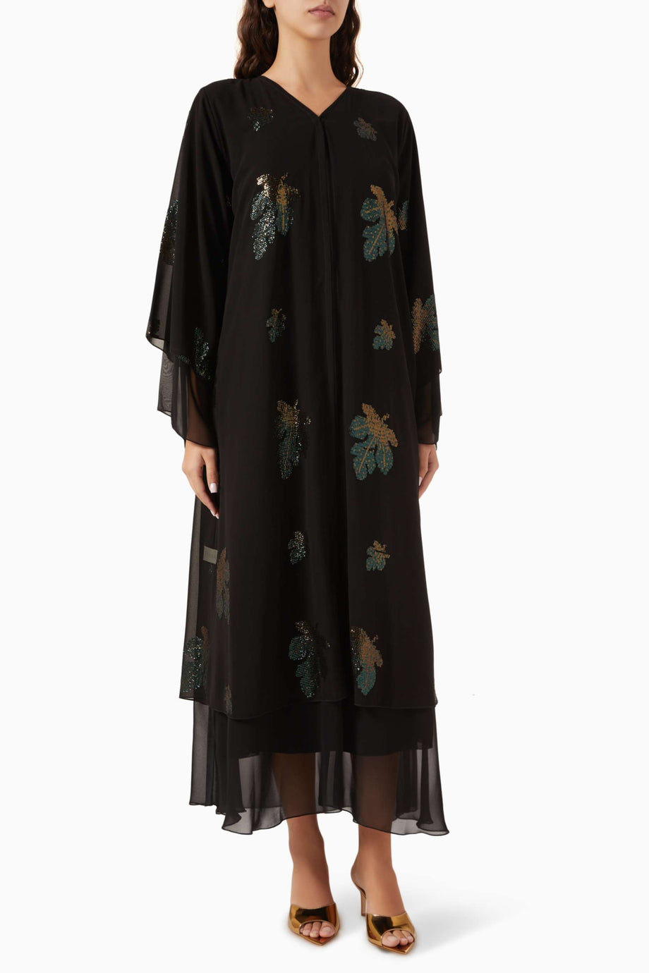 Şık Sequin Süslemeli Abaya ve Sheila Rahat Kullanım İçin İdeal Tasarım