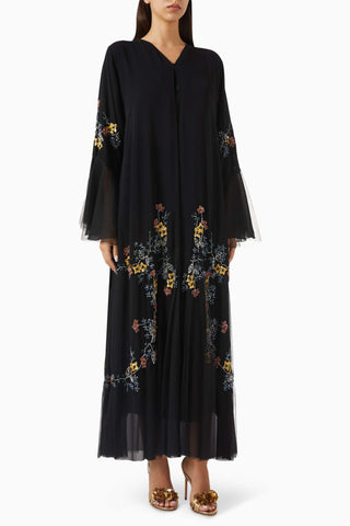Şifon Üzeri Boncuk İşlemeli Abaya ve Şila Modeli ile Şık ve Rahat Tasarım