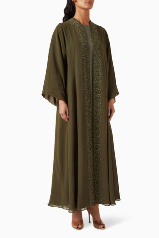 Şık Nakışlı Abaya Seti Rahat Uyum ile Her Etkinlikte Zarafet Sunar