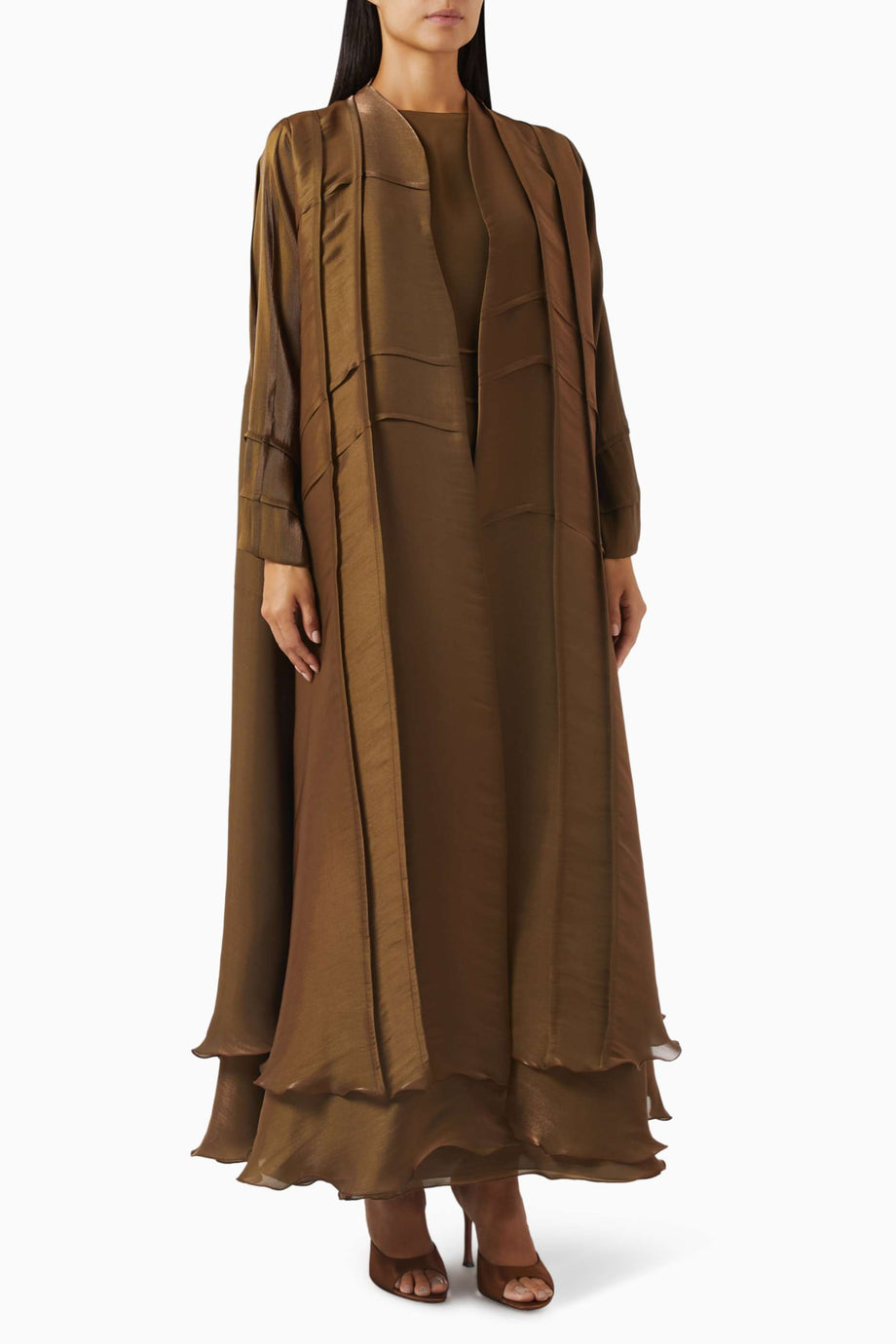Şık İki Parçalı Abaya Seti İnce Organza ile Modern ve Geleneksel Tarzın Birleşimi