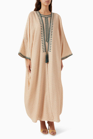 Modern Kadınlar için Şık İşlemeli Abaya ve Elbise Takımı ile Rahat ve Pratik Şıklık