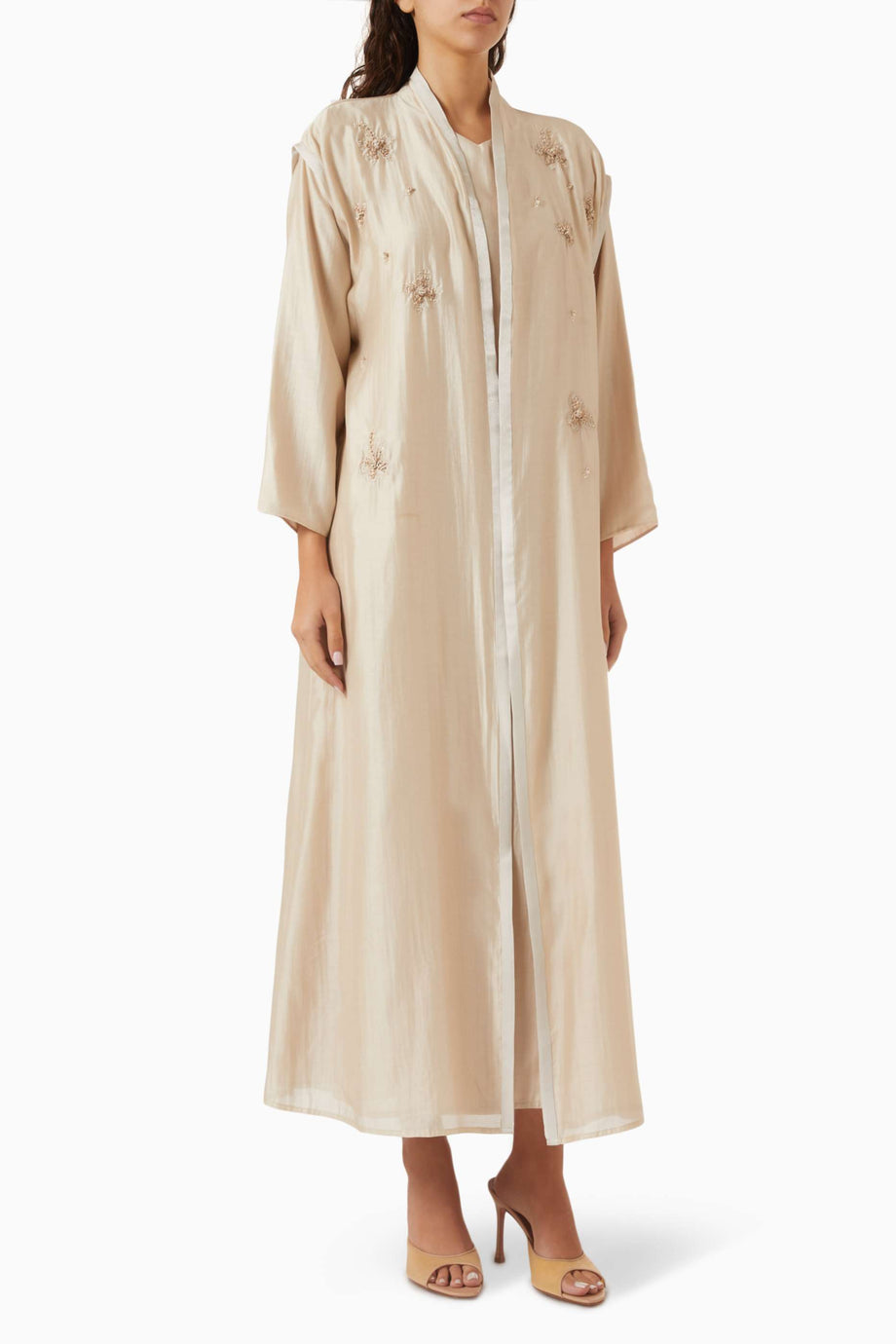 Şık Boncuk Süslemeli Abaya İnce Tencel Voile ile Zarafet ve Rahatlık Sunar
