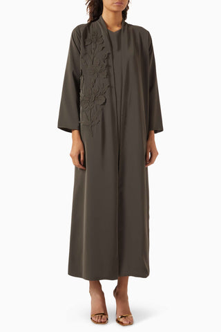 Modern Tasarımlı Bead Süslemeli Abaya ile Şıklığı ve Konforu Yakalayın