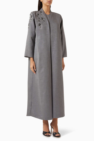 Şıklığı ve Konforu Bir Arada Sunan Boncuk İşlemeli Abaya Modası