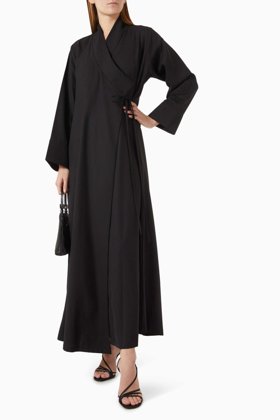 Konforlu Yüksek Yaka Abaya ile Modern Şıklığı Yakalayın