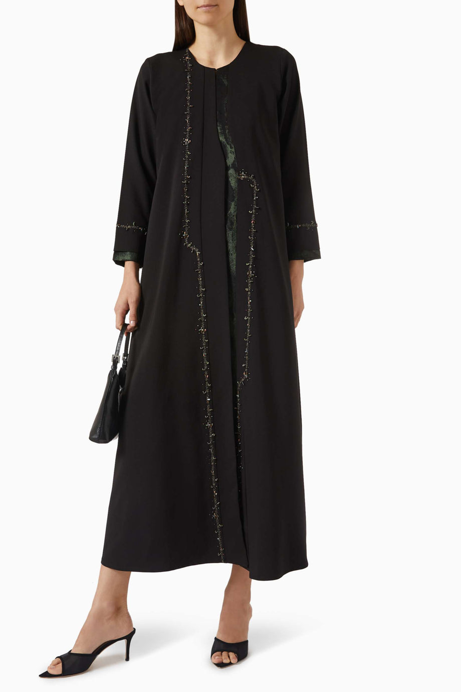 Şifon İğne İşi Abaya ile Şık ve Rahat Tarzınızı Yansıtın