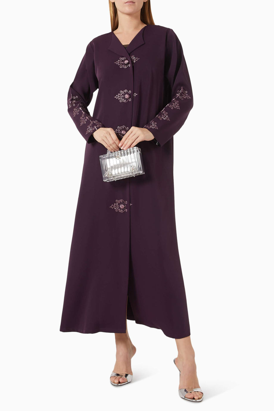Modern İşlemeli Abaya ile Şık ve Günlük Giyimde Zarafet Sağlayın
