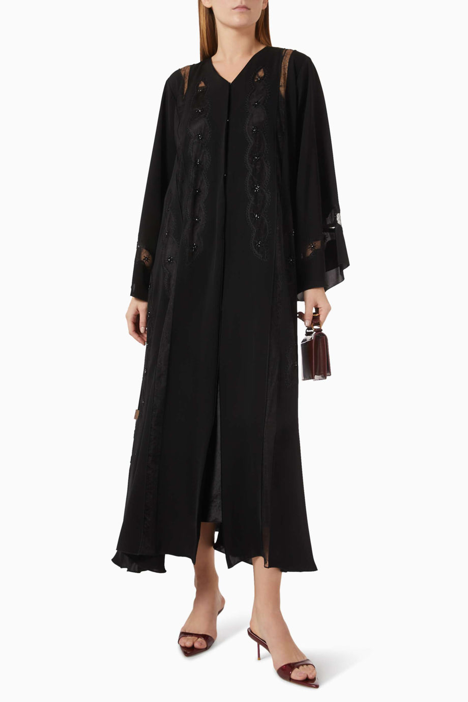 Dantel Nakışlı Abaya Şıklığı ile Günlük Kullanım için Uygun Rahat Tasarım