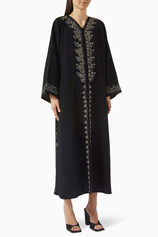 İşlemeli Abaya ve Sheila ile Şıklığı Yakalayın | Rahat ve Fonksiyonel Tasarım