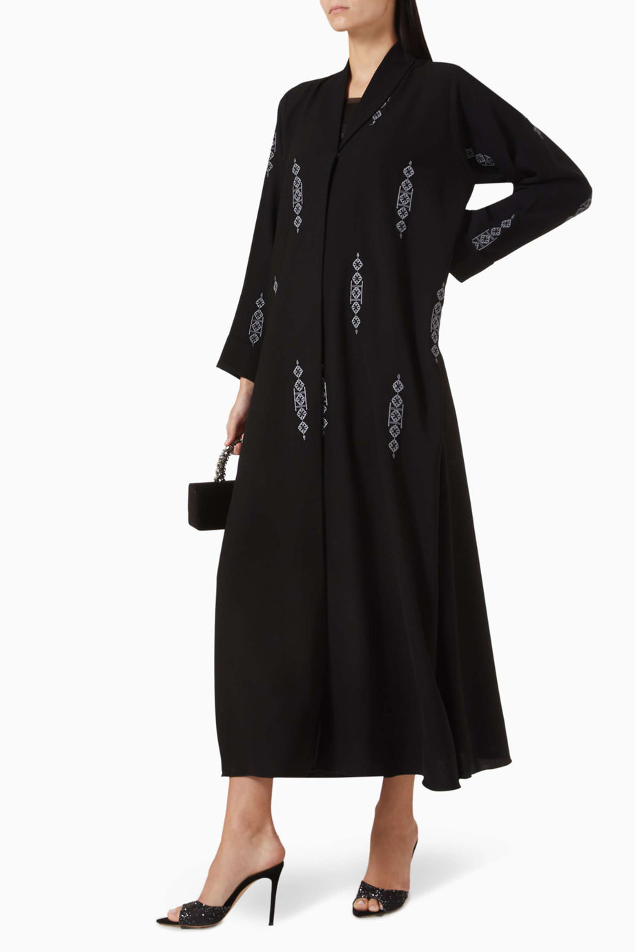 Şık İğneleme Detaylı Tül Abaya Şıklığınıza Şıklık Katacak Tasarım